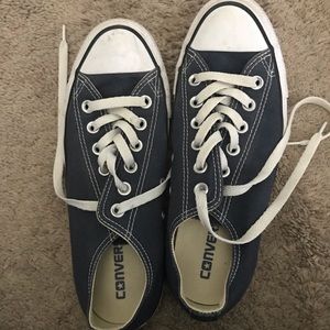 Navy blue converse